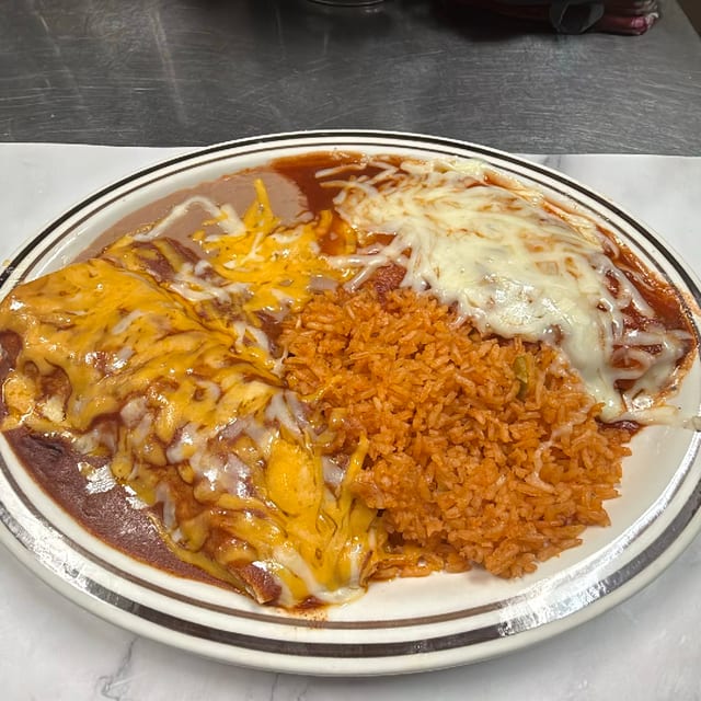 #52 Enchilada and Chile Relleno (Cheese).