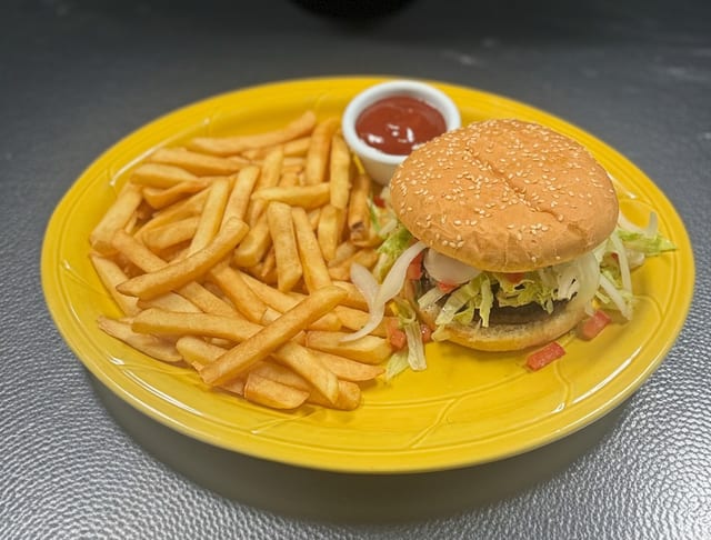 Hamburger Deluxe.